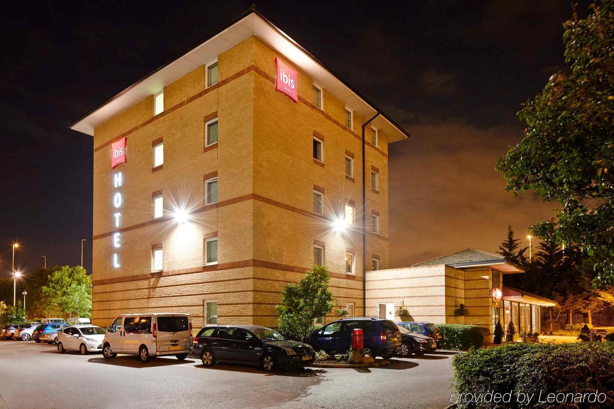 Ibis London Thurrock M25 Grays Exterior foto